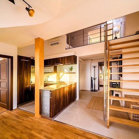 Rooftop Triplex Apartment In Centre Градец-Кралове Экстерьер фото